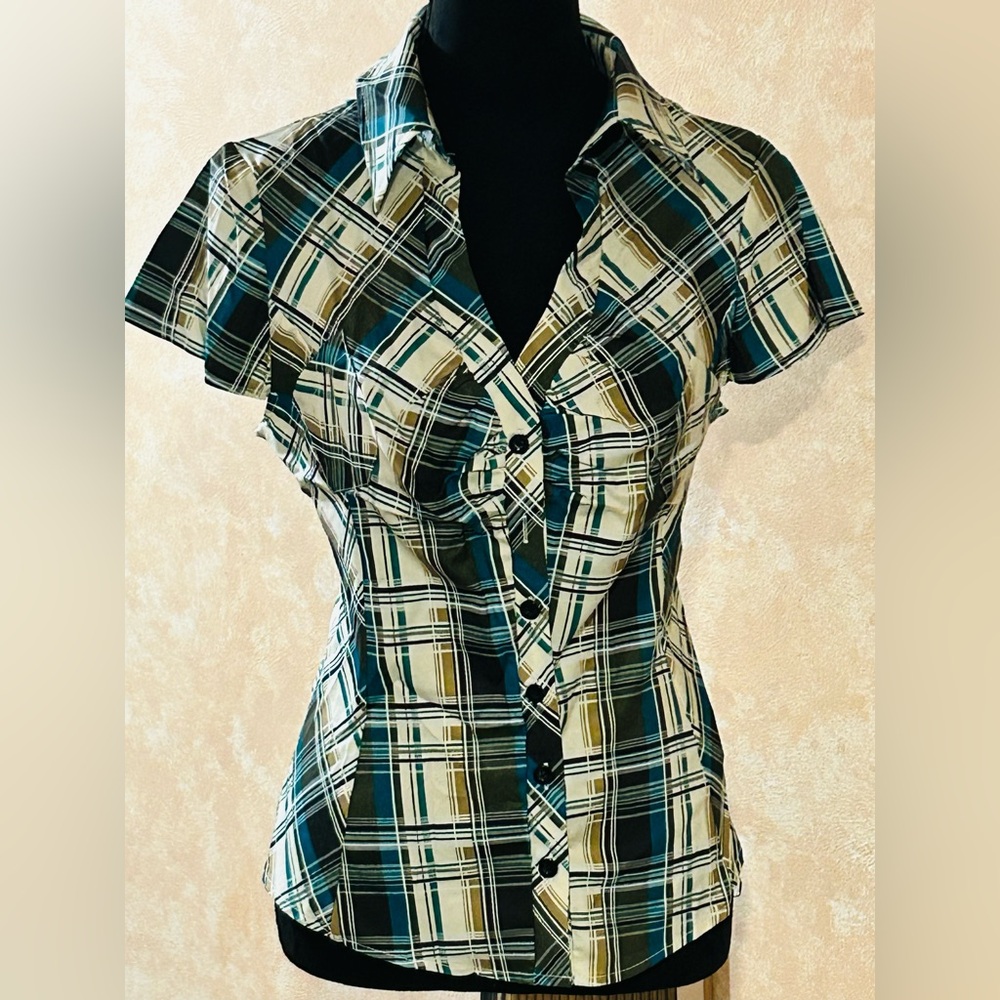 Short Sleeve Plaid Ruffle Button-Up Blouse - Picture 9 of 16